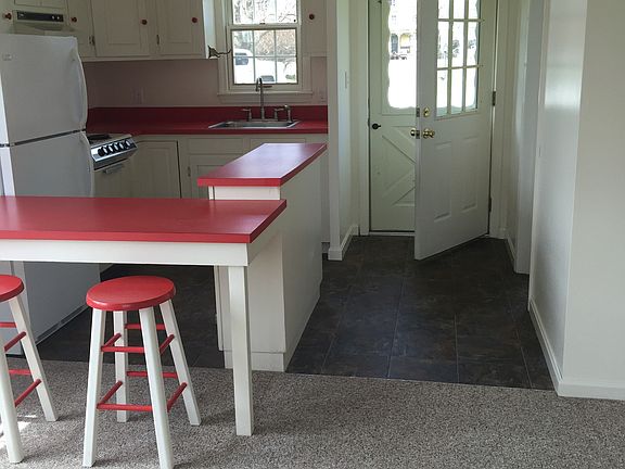 kitchen/entryway