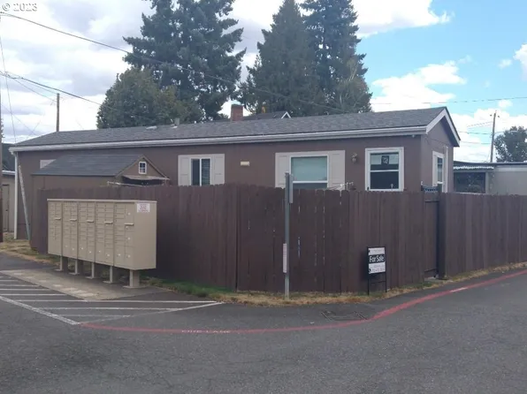 17125 SE 82nd Dr, Clackamas, OR 97015