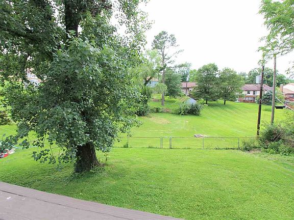 5th image of 8559 Winthrop Cir