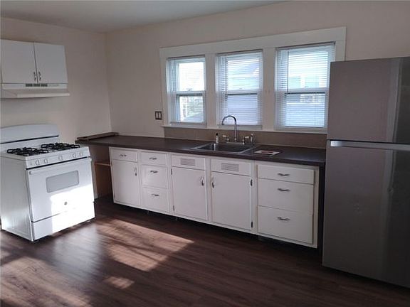 4th image of 68 Jennings Ave