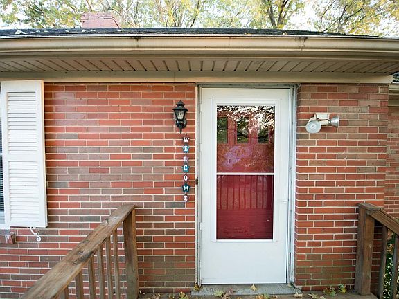 3rd image of 125 Winding Way Dr