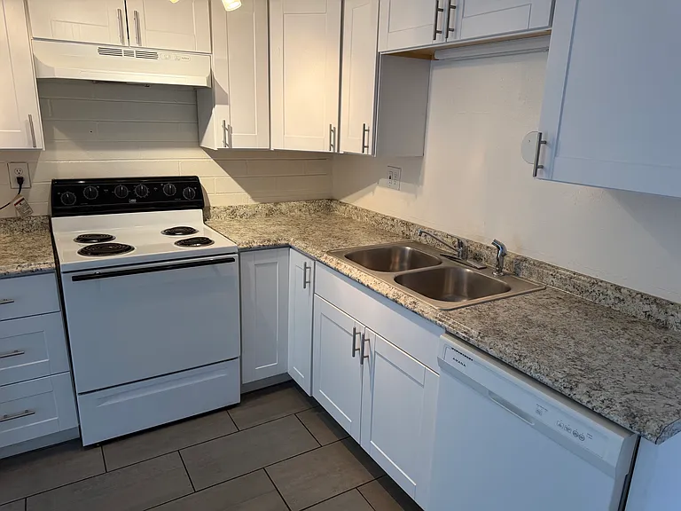 8126 E Broadway Blvd — Photo 1