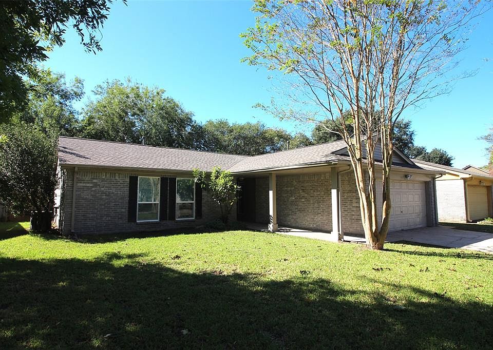 1st image of 22415 Red River Dr