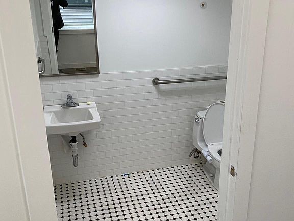 3rd image of 1810 Frankford Ave
