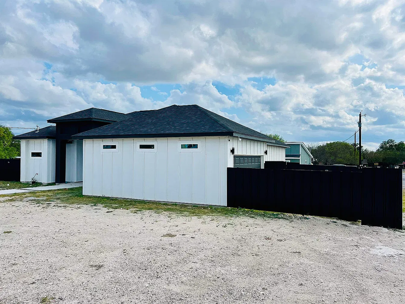 4 bed, 1865 sqft, $2,250 — Photo 3