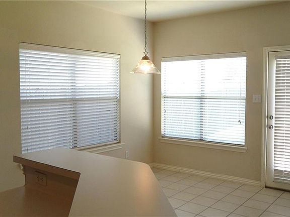 3rd image of 5029 Blackwood Dr