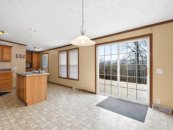 5th image of 505 Reeves Rd