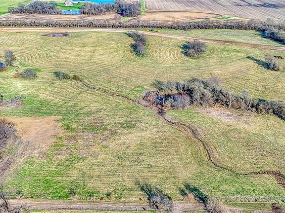 2nd image of 15 Eagle Rdg