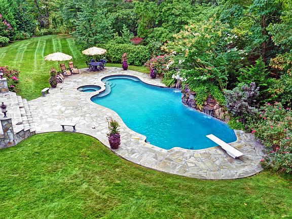 2nd image of 2274 Maple Manor Ct