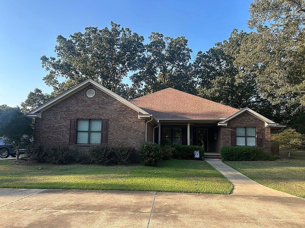 1120 Lake Lowndes Rd, Columbus, MS 39702 | Zillow