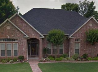 2915 Saint Charles Dr, Conway, AR 72034