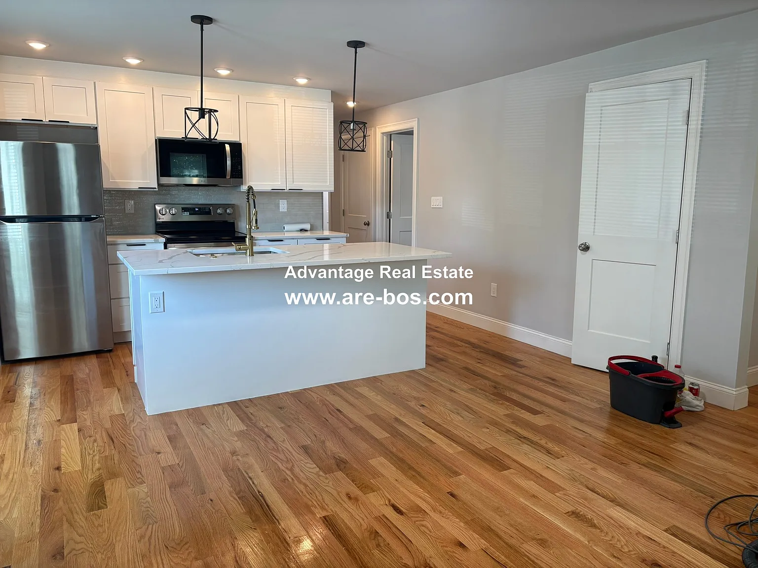 3 bed, 2.0 bath, $3,500 — Photo 3