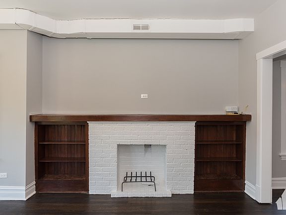 4th image of 3053 N Haussen Ct #1