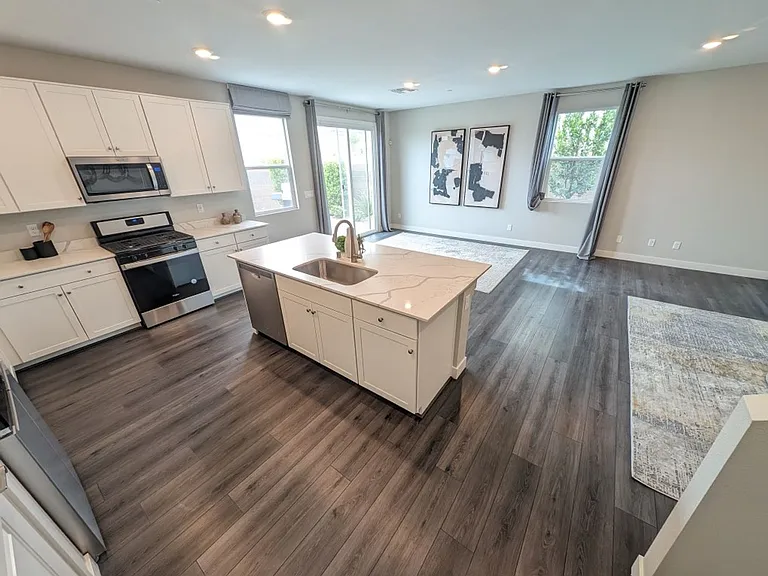 10795 Gentle Crest Ave — Photo 7