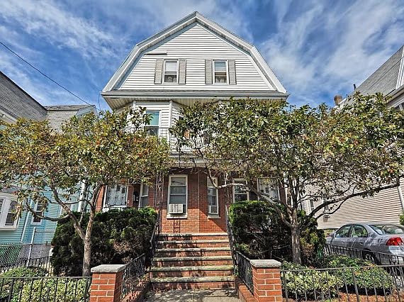 1st image of 17 Princeton St #1