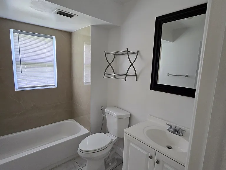 1706 Azalea Ct — Photo 4