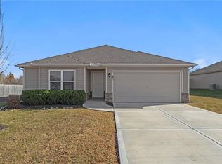 21837 Franklin St, Spring Hill, KS 66083