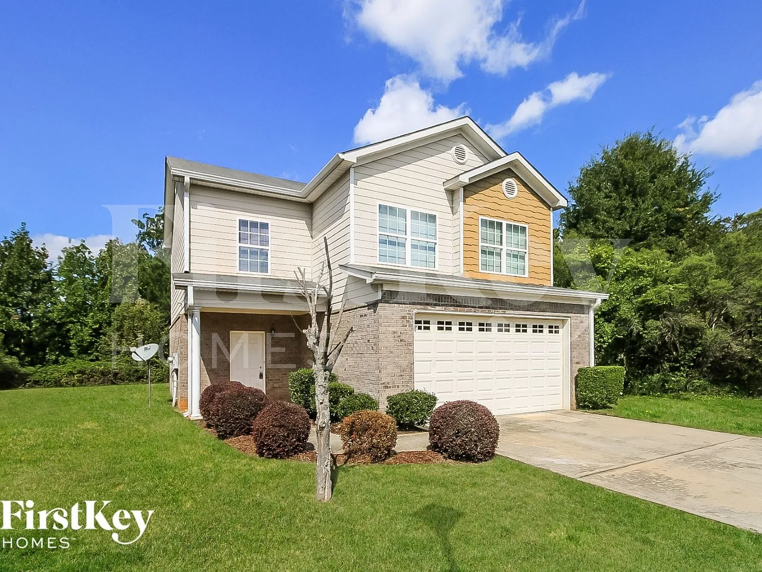 4 bed, 2.5 bath, 1931 sqft, $2,595 — Photo 2