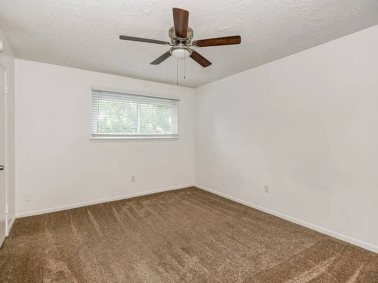 7923 Dawnridge Dr — Photo 10