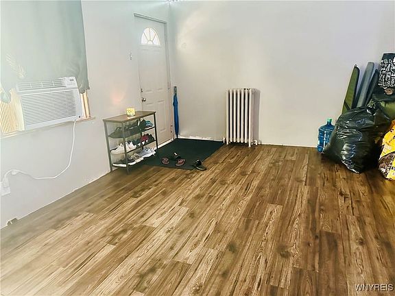 3rd image of 13 Hartman Pl