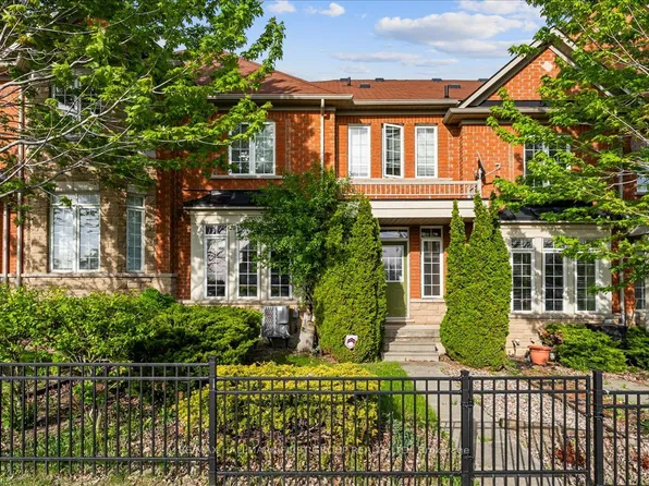 57 Barkdale Way, Whitby, ON L1N 0G1