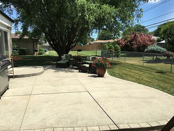 5th image of 36311 Gregory Dr
