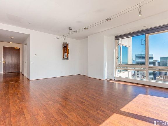 4th image of 333 Bush St APT 3703