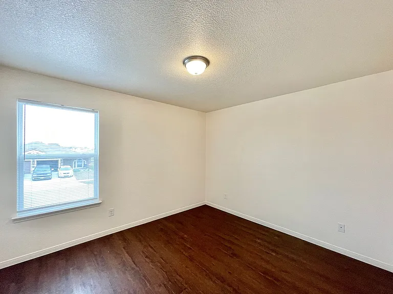 6701 University Village Way — Photo 18