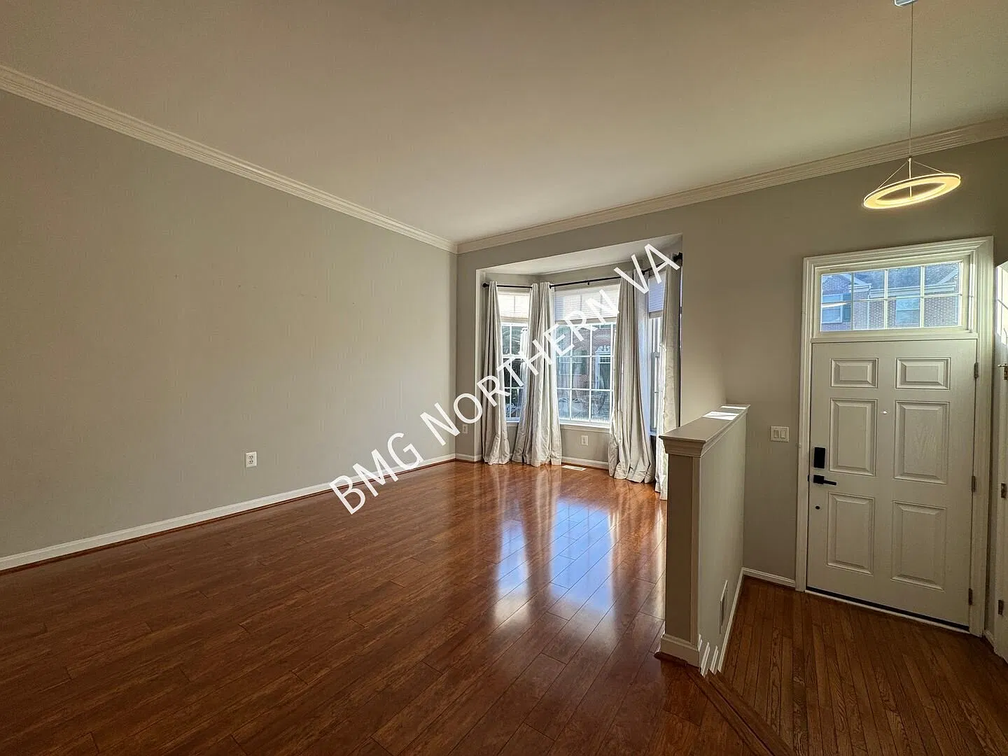 Bright & Spacious 3BR/3 BA Home in McNair Farms West with Loft, Balcony & Garage — Photo 4
