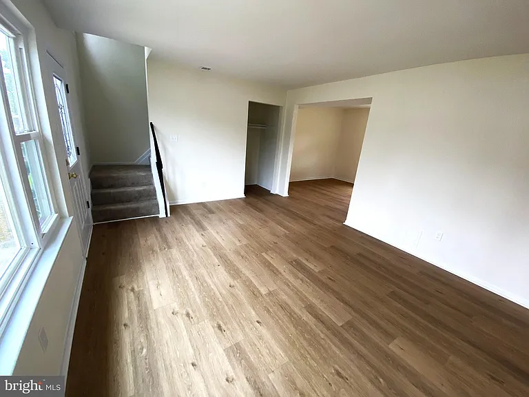 7707 Queens Park Rd — Photo 6