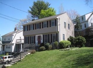 90 Rockridge Rd, Waltham, MA 02453
