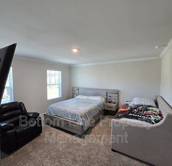 1221 Colgher St — Photo 46