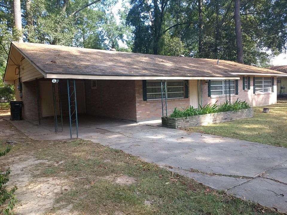 2nd image of 905 E Louisiana Ave
