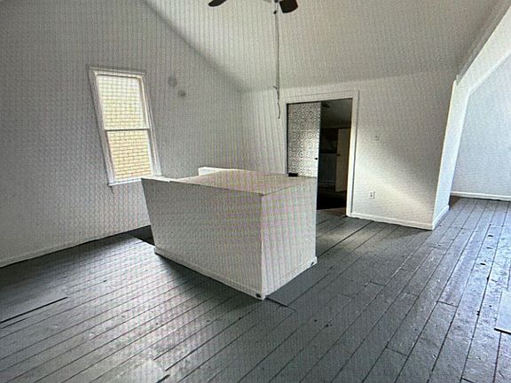 4th image of 319 Rutherford Ave