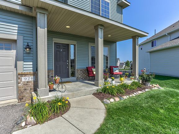 2nd image of 926 Golden Oak Cv NE