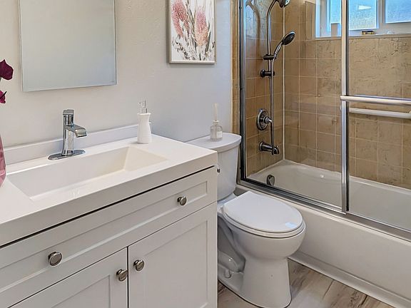 2nd image of 70 Park Rd #70