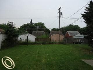 3rd image of 15450 Fairmount Dr