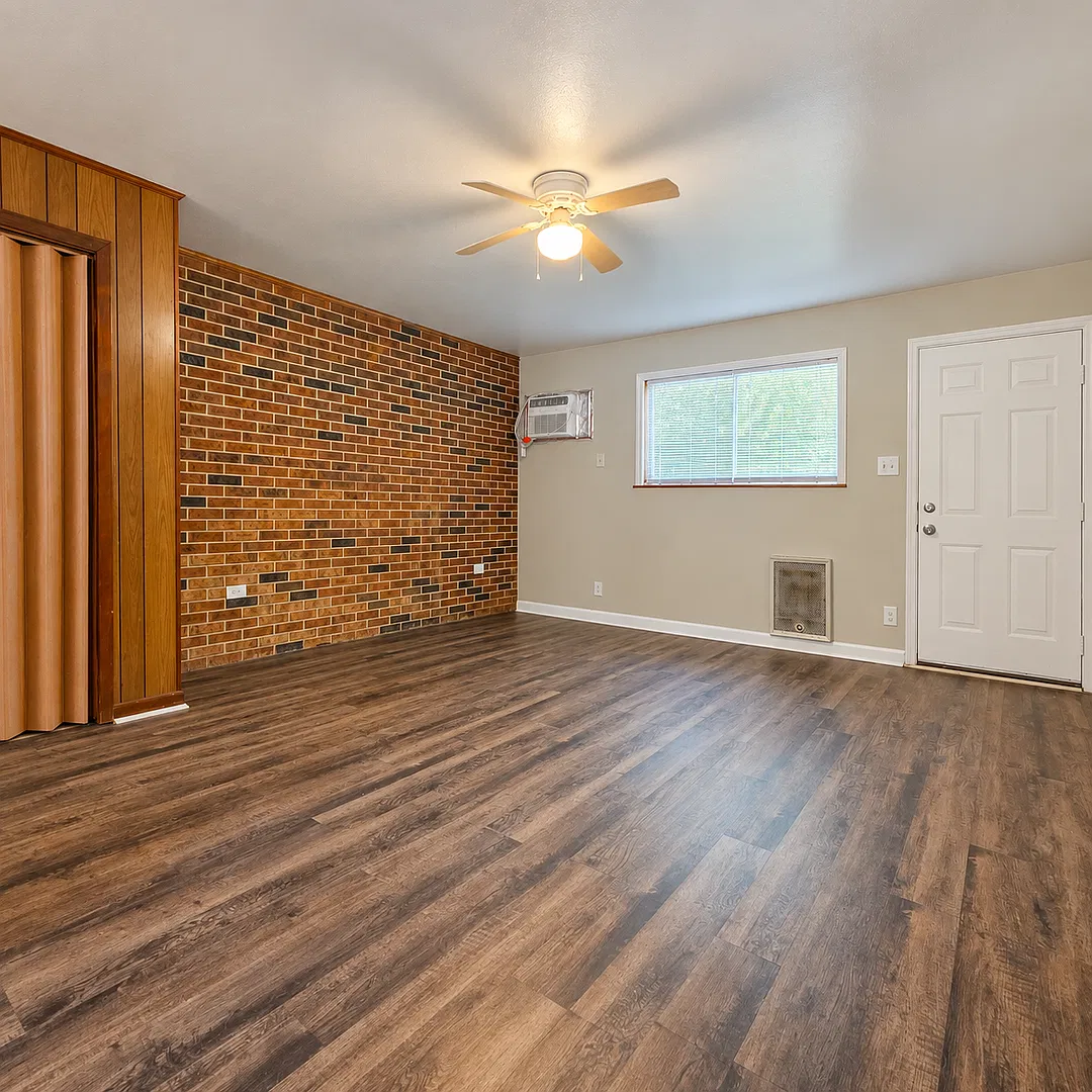 Move In Special! Studio Apartment - Under New Management — Photo 4