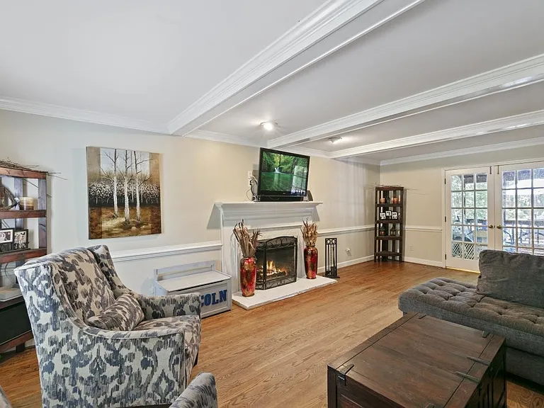6221 Dresden Ln — Photo 11