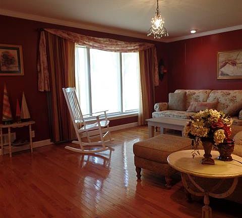 2nd image of 209 Sycamore Dr