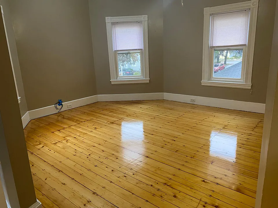 2nd Floor-Living Room
