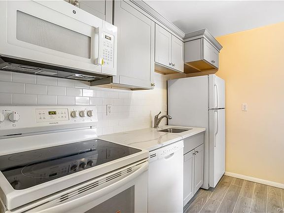 4th image of 45 E Hartsdale Ave APT 2C