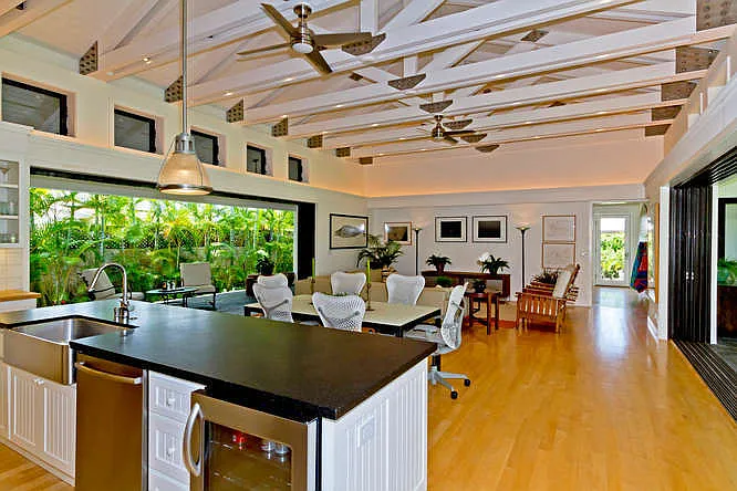 4 Bedroom Kailua Beachside Custom Island Home — Photo 2