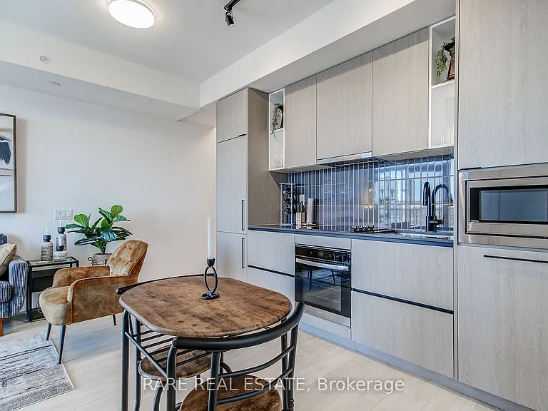 1285 Dupont St #1305 — Photo 9