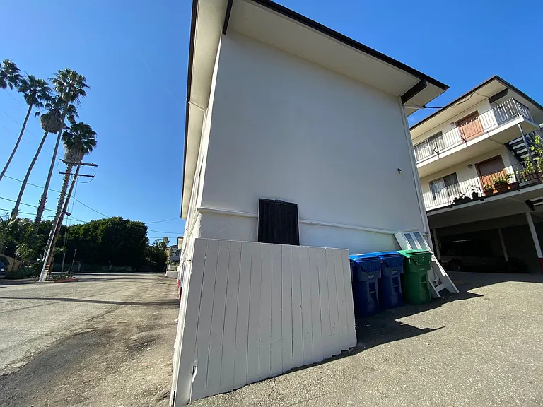 427 W Montecito St — Photo 20