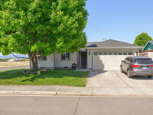 8005 Thunderhead Ave, White City, OR 97503