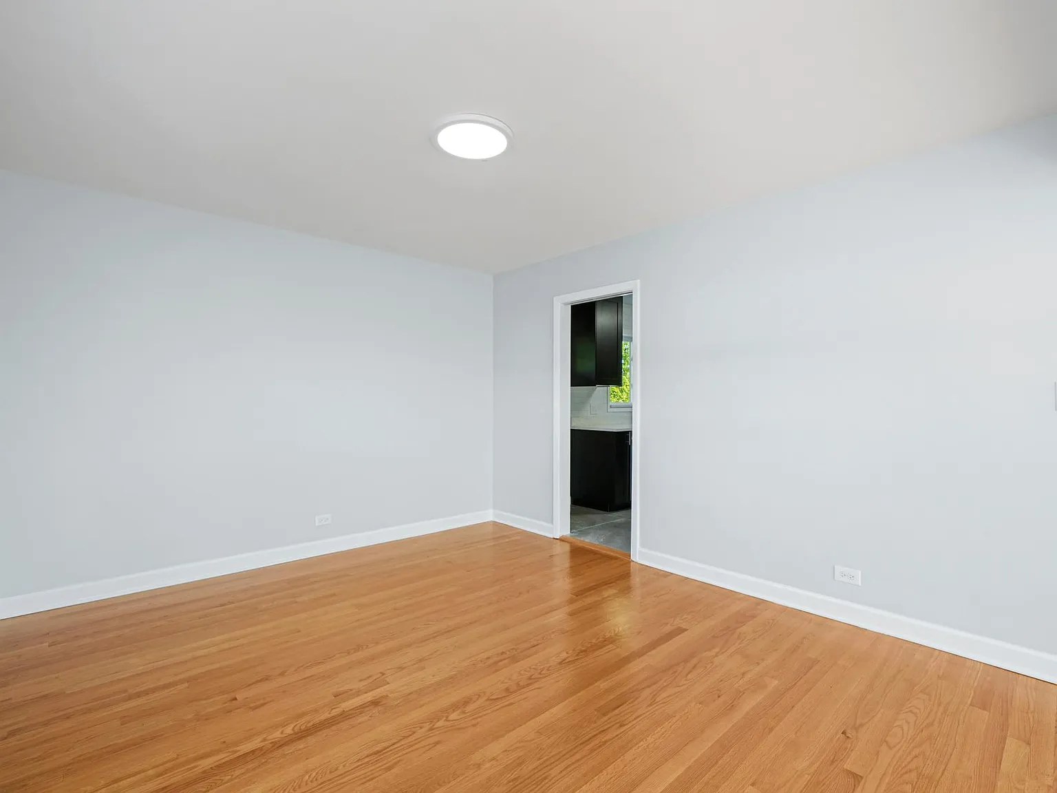 8637 Saint Louis Ave — Photo 3