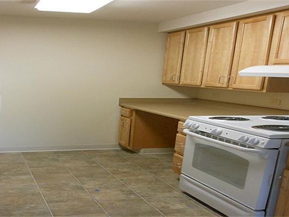5th image of 6720 W Outer Dr