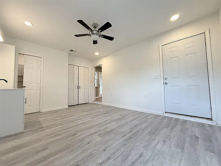 1922 Tabor St — Photo 11