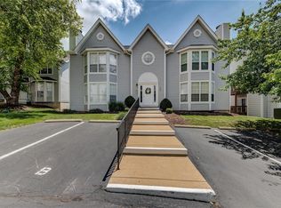 1636 Whispering Creek Dr APT A, Ballwin, MO